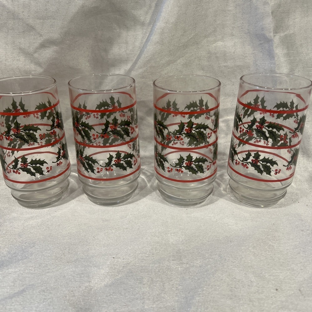 Set Of 4 Vintage Christmas Holly Berry Drinking Glasses Tumblers 5.5" EUC‎